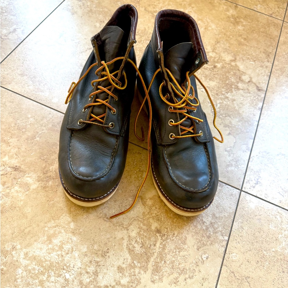 Red Wing Shoes Dark Leather Boots with Tan Laces